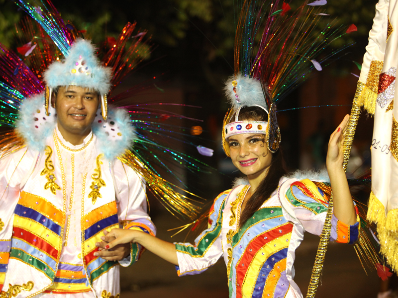 Em 2014 as escolas de samba tiveram 60 minutos para desfilarem - Arquivo/JP