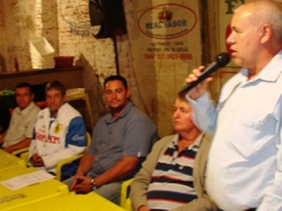 Marco Antonio Tavares discursa durante evento na Leda -