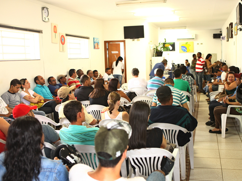 Trabalhadores fizeram exame demissional na manhã de ontem  - Elias Dias/JP