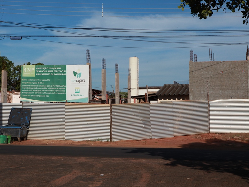 Obras estavam paralisadas há mais de um ano - Elias Dias
