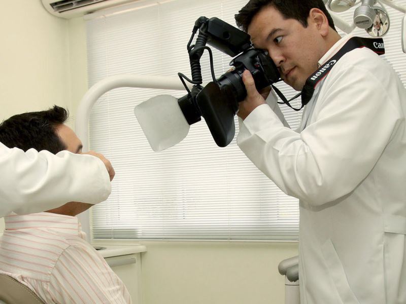 Técnicas de fotografia digital ajudam dentistas a aprimorar conhecimentos e tratamento de pacientes - Divulgação/Ivan Yoshio