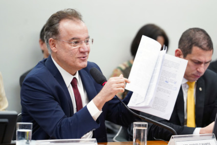 O relator da reforma da Previdência, deputado Samuel Moreira (PSDB-SP), fez ajustes no parecer apresentado por ele em 13 de junho - Foto: Pablo Valadares/Câmara dos Deputados