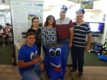 Alunos e professores da EE João Magiano Pinto apresentam o projeto na 16ª Semana Nacional de Ciência e Tecnologia em Campo Grande. - Loraine França