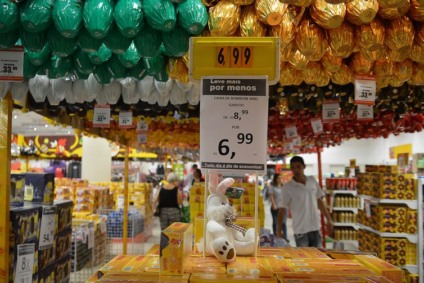 Alta do dólar prejudica vendas para a Páscoa. Consumidor está mais retraído - Arquivo/Rovena Rosa/Agência Brasil