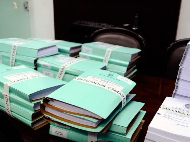 Os volumes com 12.044 páginas foram protocolados na Secretaria-Geral da Mesa do Senado - Moreira Mariz/Agência Senado Os volumes com 12.044 páginas foram protocolados na Secretaria-Geral da Mesa do Senado - Moreira Mariz/Agência Senado