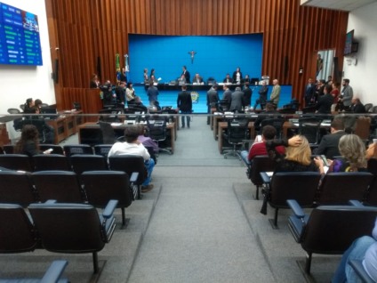 Projeto de Resolução segue para segunda votação. - Loraine França