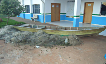 Policiais aprenderam, com os pescadores, um barco, um motor de popa e as redes - Imagem cedida