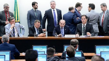 Ficou definido que, além de descontingenciar R$ 1 bilhão para a Educação, serão destinados mais R$ 1 bilhão para o Minha Casa Minha Vida - Foto: Pedro França/Agência Senado