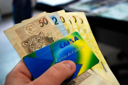 A Caixa Econômica Federal e o Banco do Brasil divulgaram o calendário para sacar o dinheiro do fundo PIS/Pasep - Divulgação