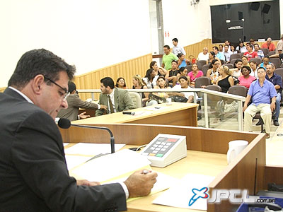 Sessão foi acompanhada por diretores do Sinted e representantes da categoria dos educadores -