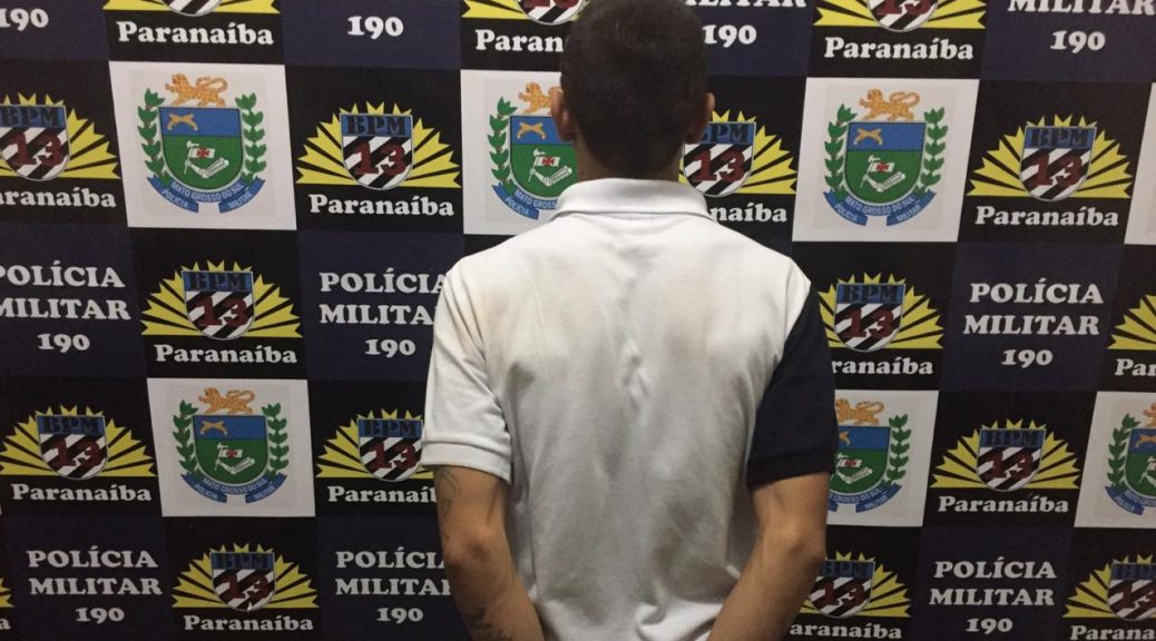 O jovem e outras pessoas que estavam na residência acabaram abordados pela equipe da PM - 13º BPM Paranaíba