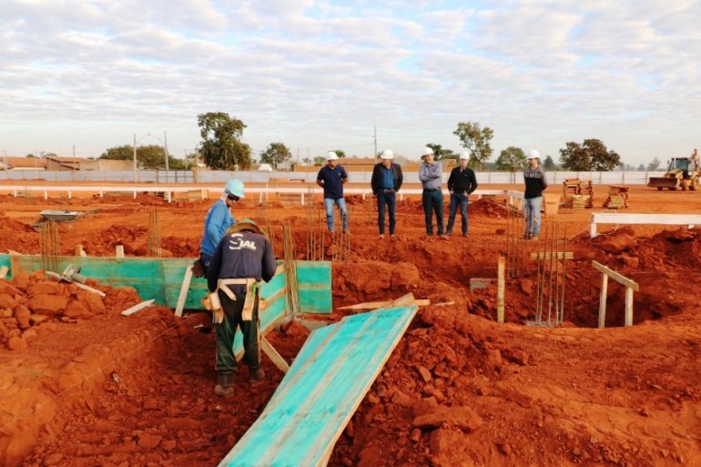 Prefeito de Três Lagoas visitou as obras de construção do Hospital Regional em construção na cidade - Divulgação/prefeitura