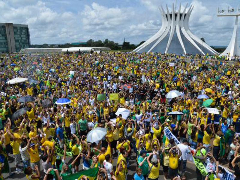 Manifestação contra o governo e a corrupção na Esplanda dos Ministérios - José Cruz/Agência Brasil