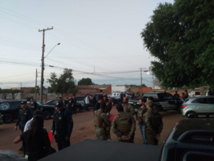 Policiais se preparam para início da operação, no Batalhão da PM - André Barbosa/JPNews