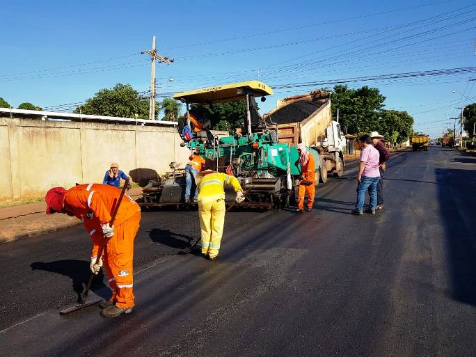 Prefeito tem vistoriado a execução das obras, e pediu empenho e serviço de qualidade aos empreiteiros - Divulgação