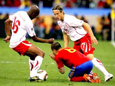 No chão: Suíça foi a responsável pela primeira zebra da Copa - No chão: Suíça foi a responsável pela primeira zebra da Copa -