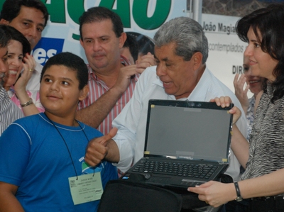 No ano passado, alunos receberam notebooks como incentivo aos estudos -