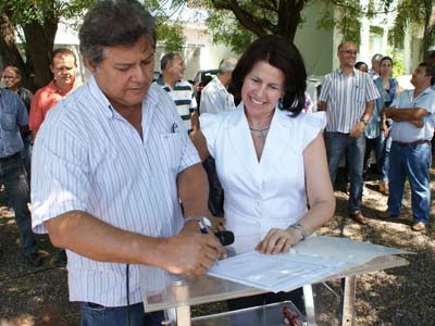A prefeita Márcia Moura (PMDB) esteve no local, na manhã desta quinta-feira, para assinatura da ordem de serviço -