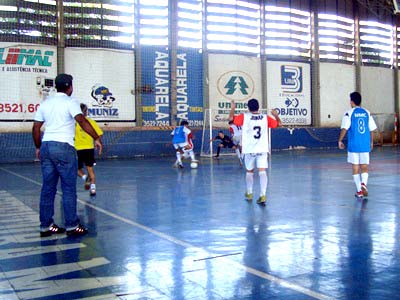 Na primeira fase, foram 201 gols em 24 partidas, média de 8,375 -