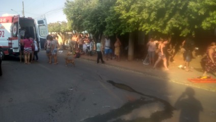 Seis pessoas ficaram feridas após um acidente entre carro e caminhonete no bairro Santa Luzia - Alfredo Neto/JPNews