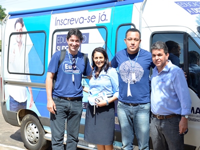 Van da UniCesumar é equipada para realizar inscrições e até mesmo vestibular -