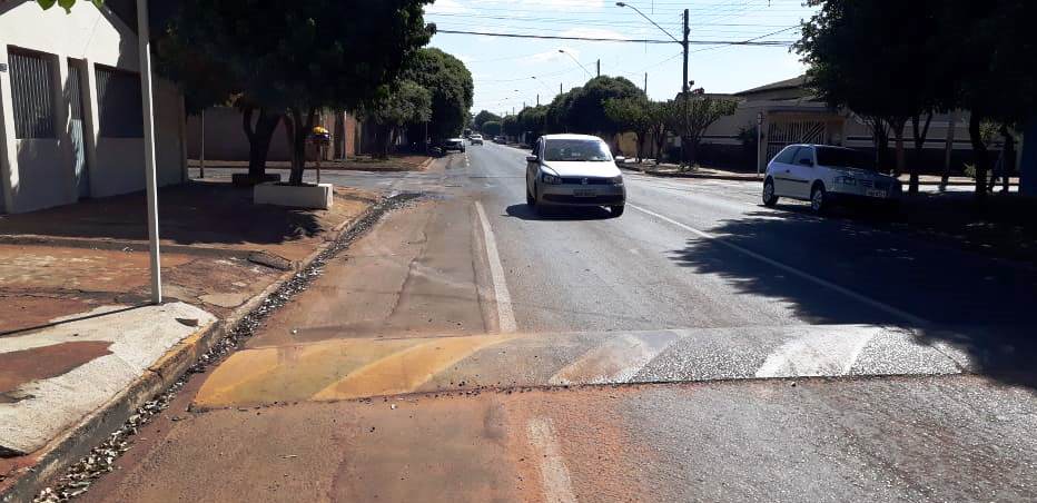 Acidente ocorreu na rua Egídio Thomé, no bairro Vila Nova, - Edis Carlos/TVC