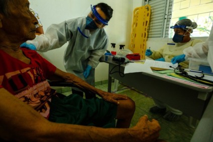 Indígenas aguardam a chegada das equipes dos Médicos Sem Fronteiras para escancarar problemas escondidos pelo Disei - Médicos Sem Fronteiras