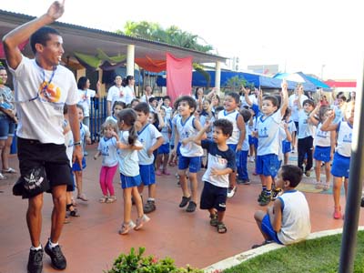 Crianças aquecem-se no Dia do Desafio: no total, 39.151 pessoas participaram -