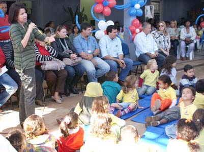 Ao todo, 11.680 alunos do ensino fundamental e médio serão beneficiados com uniformes, materiais escolares e esportivos -
