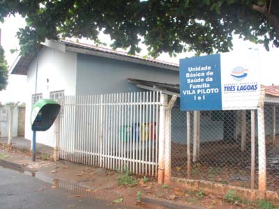Moradores estão preocupados que o local possa servir de criadouro para o mosquito da dengue e leishmaniose -
