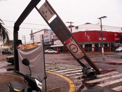 No centro, semáforos destruidos -