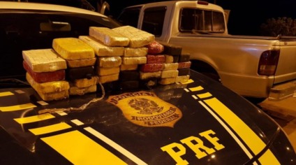 Droga estava escondida em um compartimento adaptado na camionete - Divulgação/PRF