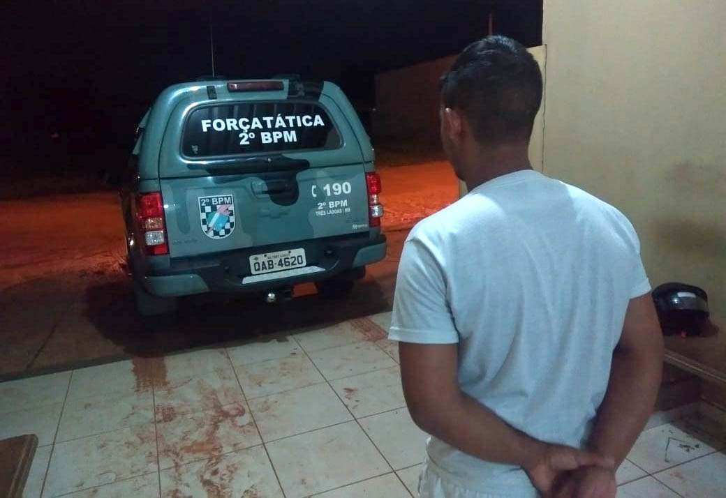 Suspeito alegou desconhecer que o veículo é furtado - André Barbosa/JPNEWS Suspeito alegou desconhecer que o veículo é furtado - André Barbosa/JPNEWS