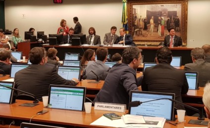 Relator da reforma na comissão especial da Câmara, deputado Samuel Moreira (PSDB-SP), afirmou que elaboração do relatório “está andando bem, mas não há nada conclusivo” - Foto:Márcia Paravizzi/CBN