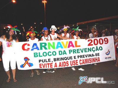 Bloco da saúde vai às ruas com a bandeira contra a Aids -