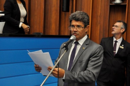 Parlamentar faz apelo pela denúncia do crime contra crianças e adolescentes - Luciana Nassar/ALMS
