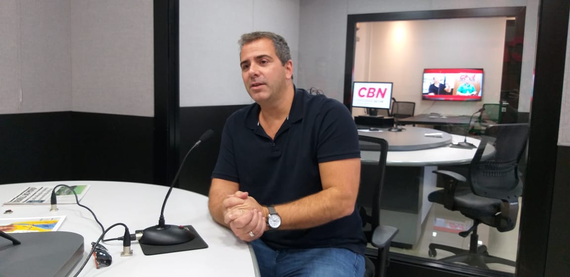 Rodrigo Alvarez explicou que os 4 anos que morou em Jerusalém lhe deram segurança para escrever o livro. - Foto: Isabelly Melo