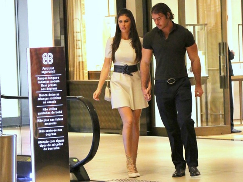 Thor Batista com Namorada - AgNews