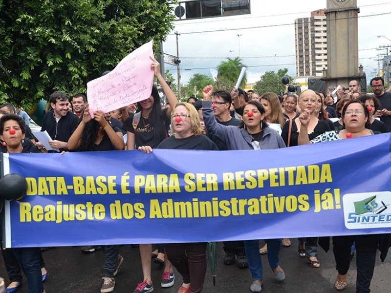 Professores da rede municipal realizam manifestação de protesto, por reivindicações, em 2015 - Divulgação