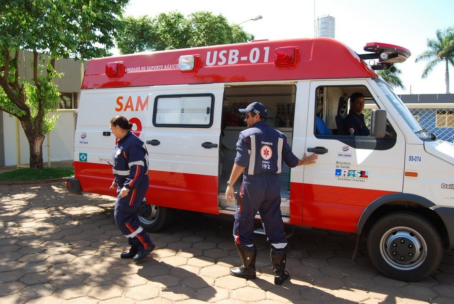 Veículo bateu em poste localizado no Bairro Santa Rita - Danilo Fiúza