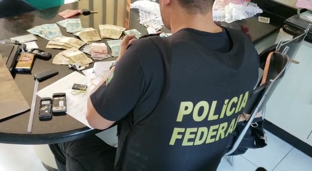 As Organizações Criminosas possuem base territorial no Mato Grosso do Sul e articularam uma aprimorada rede para internação e transporte de cigarros estrangeiros no território nacional - Divulgação/PF As Organizações Criminosas possuem base territorial no Mato Grosso do Sul e articularam uma aprimorada rede para internação e transporte de cigarros estrangeiros no território nacional - Divulgação/PF