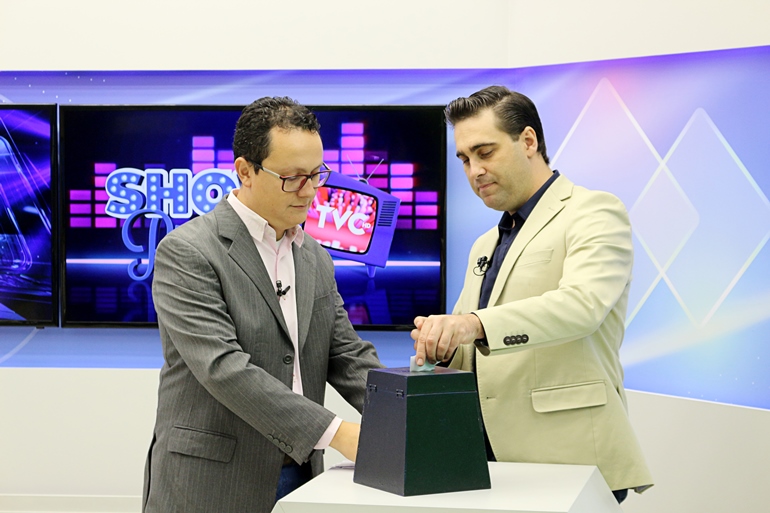 Fernando Moraes e Marcelo Marcos em sorteio no TVC Agora - Danielle Leduc/JPNEWS