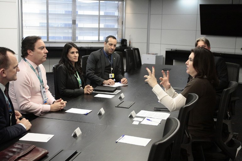 Em reunião com o presidente da CEF, em abril, Senadora Simone Tebet pediu a ampliação dos recursos do FGTS para construção de casas populares