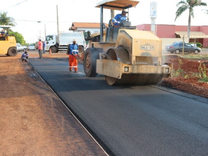 A rua Mato Grosso do Sul, entre a avenida Orlando Mascarenhas Pereira e rua Carlos Alves Ferreira, recebeu 1.200 m² de pavimento - Divulgação/Departamento de Comunicação