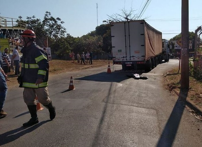 Caminhão atropelou jovem que morreu na hora - Celso Daniel/JPNEWS