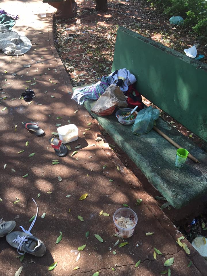 Na última semana a Polícia Civil fez uma ação de retirar os pertences do menor da Praça - Foto/Reprodução