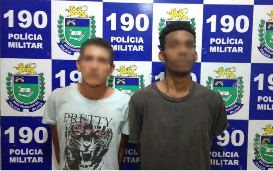 Cãmeras de segurança flagraram ação dos bandidos, logo após a saída da proprietária do estabelecimento Cãmeras de segurança flagraram ação dos bandidos, logo após a saída da proprietária do estabelecimento