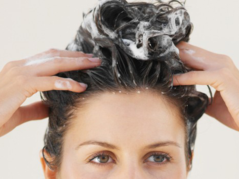 Truques caseiros que ajudam a tratar o cabelo neste verão - Thinkstock Truques caseiros que ajudam a tratar o cabelo neste verão - Thinkstock