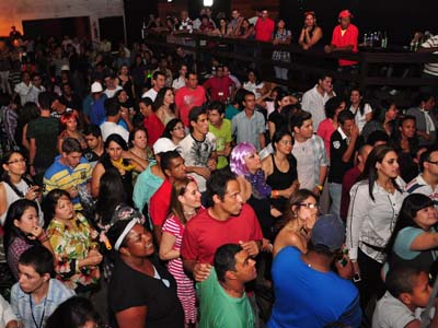 Cerca de 300 alunos dançaram na pista do Viracopos -
