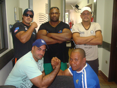 Morbio (em pé, à esq.), Bento e Vicente; Massud (agachado à esq.) e Ferreira -